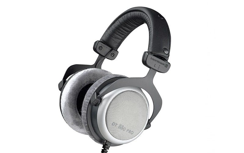 https://blog-dev.landr.com/wp-content/uploads/2019/04/25_Best_Headphones_Beyerdeynamic_dt_880_pro_neu-1.jpg